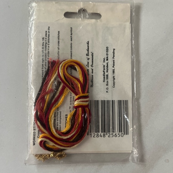 Vintage NeedleForm cross stitch 24kt gold plated necklace Circle 1985 Gn-2565 - Picture 2 of 2